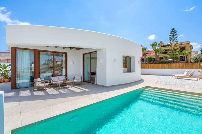 Image No.3-4 Bed Villa / Detached for sale