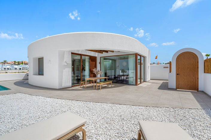 Image No.39-4 Bed Villa / Detached for sale