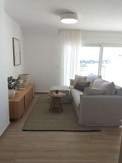 Image No.15-2 Bed Property for sale