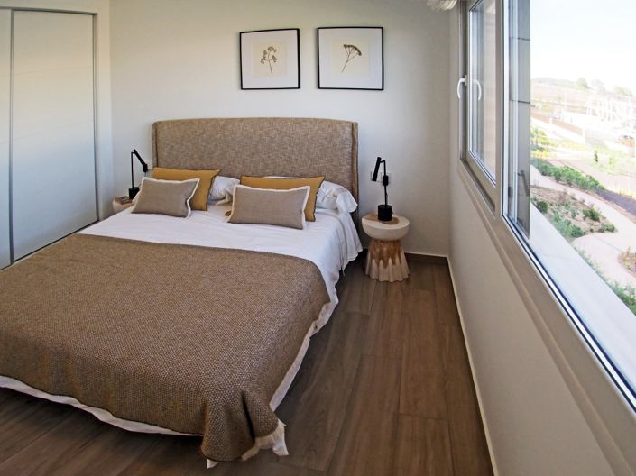 Image No.32-2 Bed Property for sale