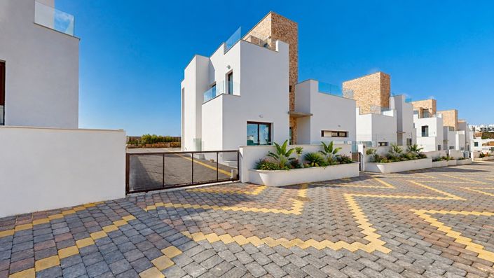 Image No.13-5 Bed Villa / Detached for sale