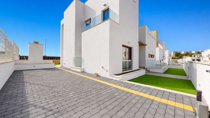 Image No.24-5 Bed Villa / Detached for sale