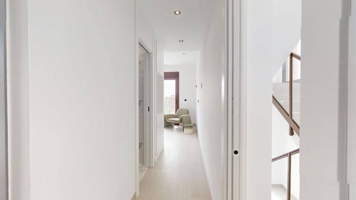 Image No.29-5 Bed Villa / Detached for sale