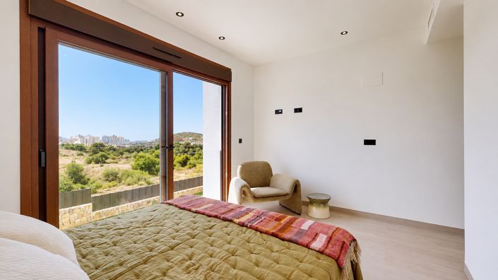 Image No.33-5 Bed Villa / Detached for sale
