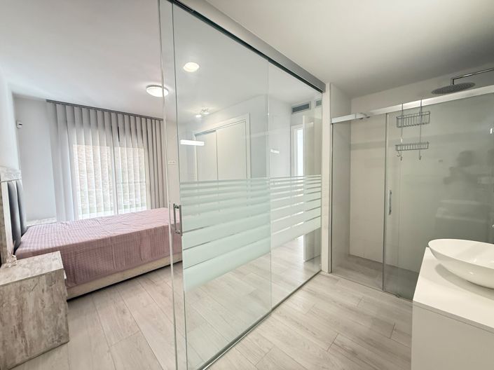 Image No.15-2 Bed Apartment for sale