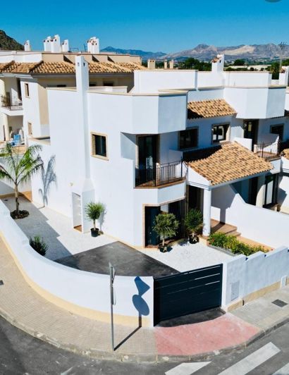Image No.30-3 Bed House for sale