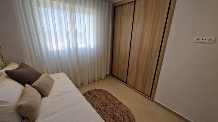 Image No.29-3 Bed Property for sale