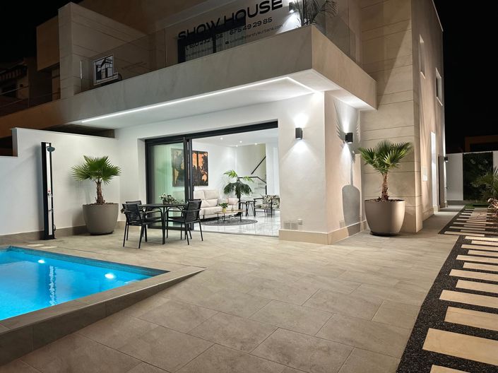 Image No.46-3 Bed Villa / Detached for sale