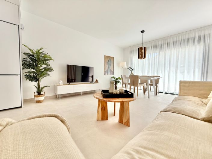 Image No.19-3 Bed Property for sale
