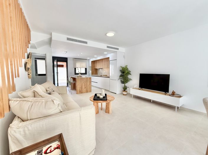 Image No.20-3 Bed Property for sale