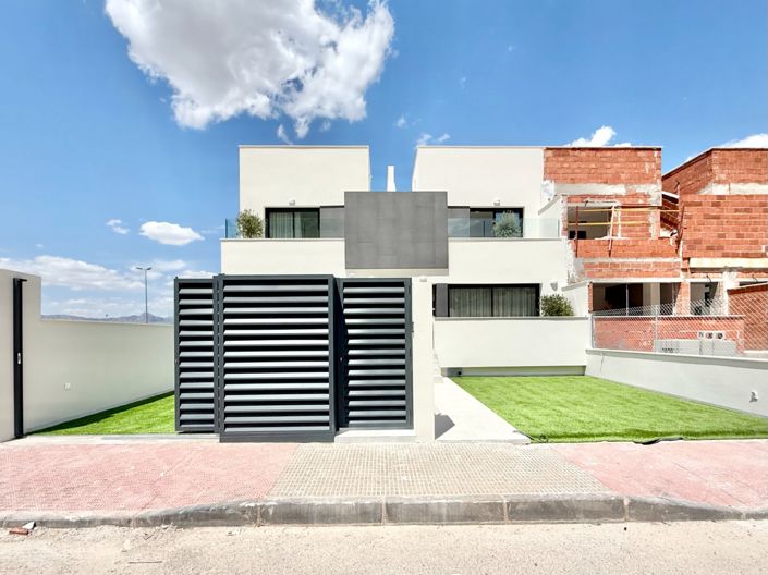Image No.3-3 Bed Property for sale