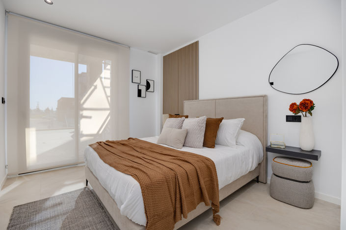 Image No.45-3 Bed Property for sale