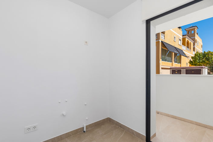 Image No.8-3 Bed Property for sale