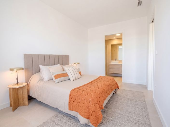 Image No.43-2 Bed Property for sale