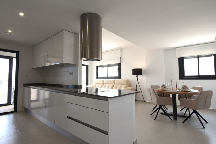 Image No.27-3 Bed Property for sale