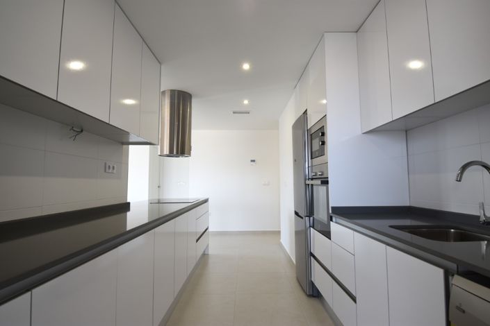 Image No.28-3 Bed Property for sale