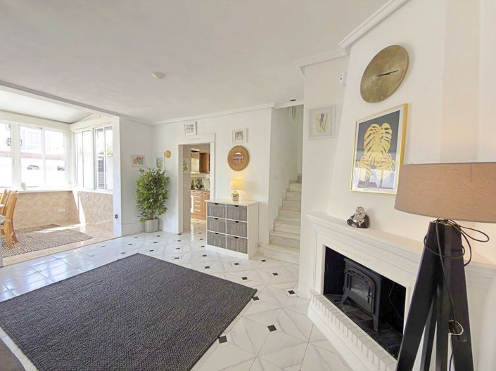 Image No.11-2 Bed Townhouse for sale