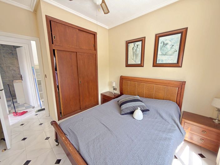 Image No.23-2 Bed Townhouse for sale