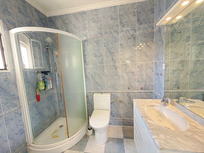 Image No.26-2 Bed Townhouse for sale