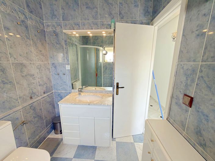 Image No.27-2 Bed Townhouse for sale