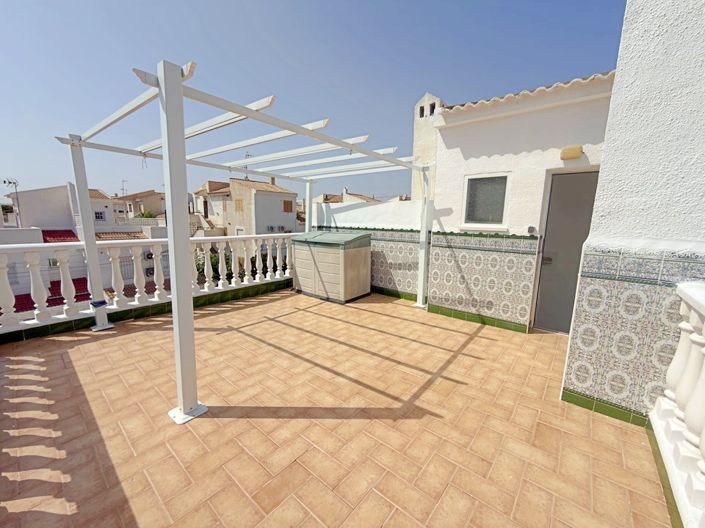 Image No.28-2 Bed Townhouse for sale