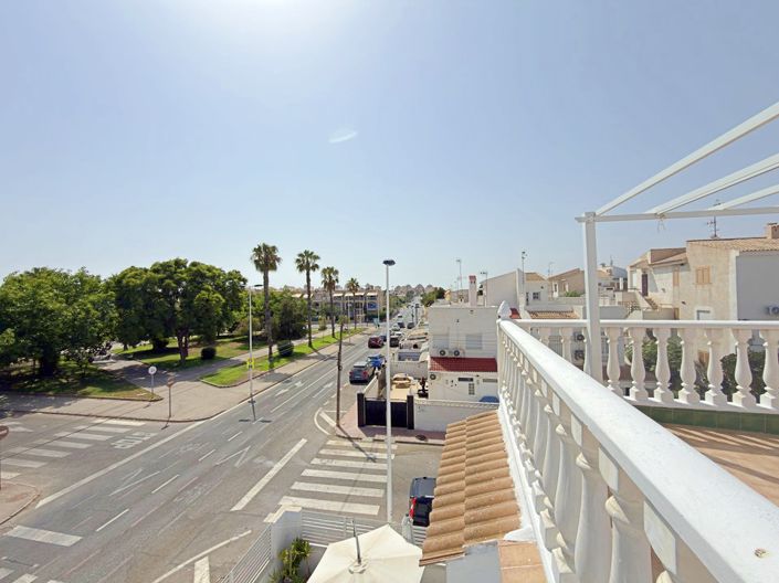 Image No.29-2 Bed Townhouse for sale