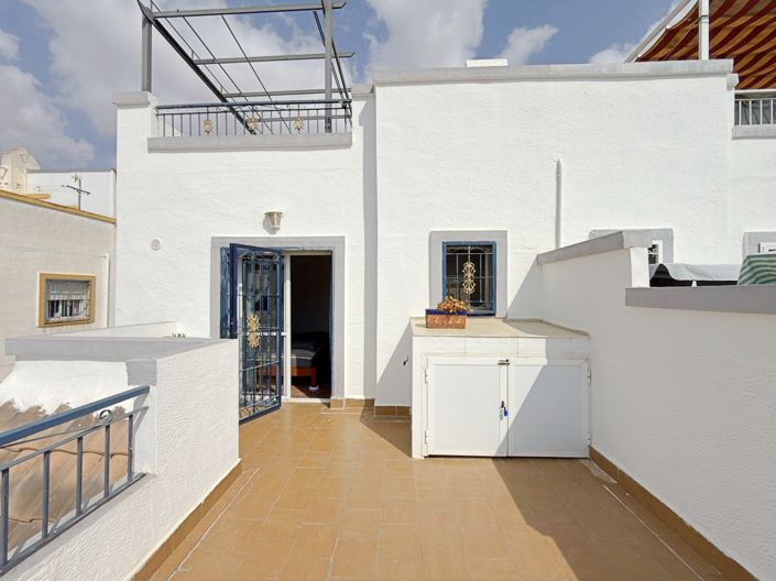 Image No.21-3 Bed Townhouse for sale