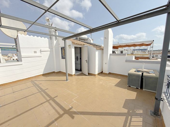 Image No.29-3 Bed Townhouse for sale