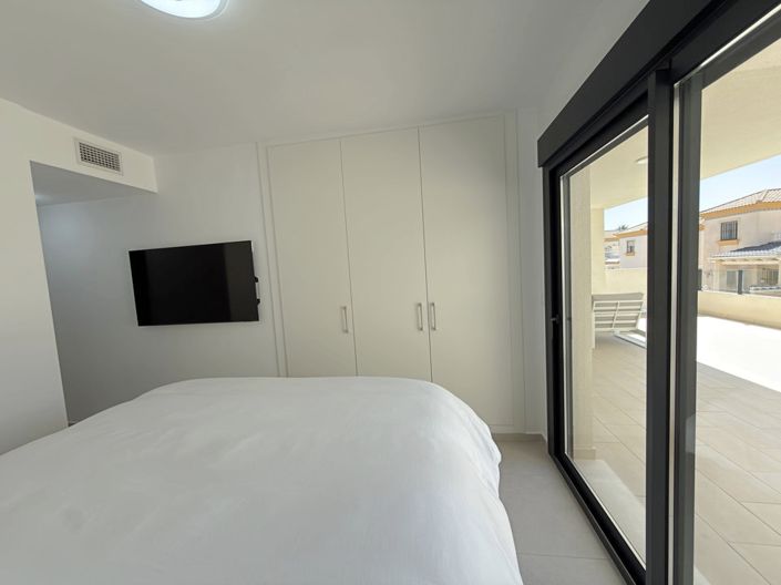 Image No.18-3 Bed Apartment for sale