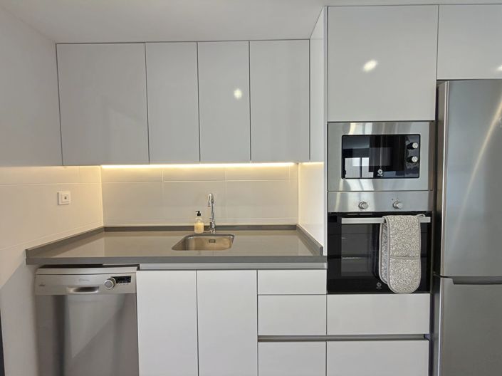 Image No.20-3 Bed Apartment for sale