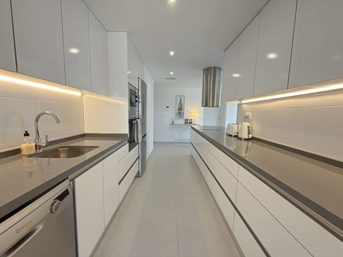 Image No.21-3 Bed Apartment for sale
