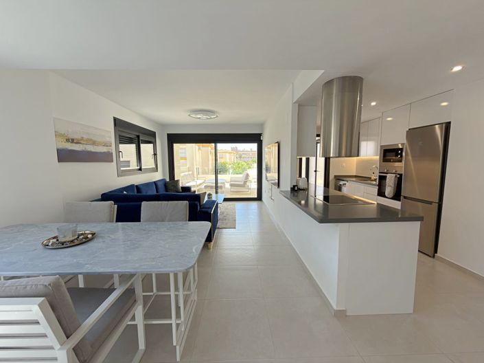 Image No.25-3 Bed Apartment for sale