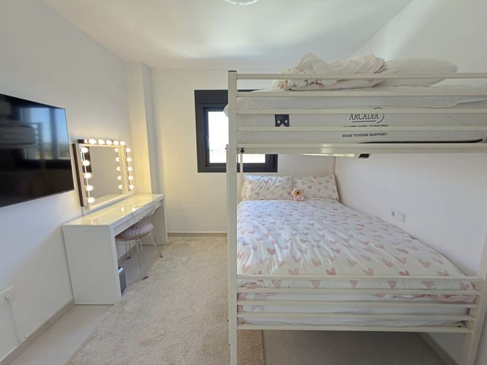 Image No.33-3 Bed Apartment for sale