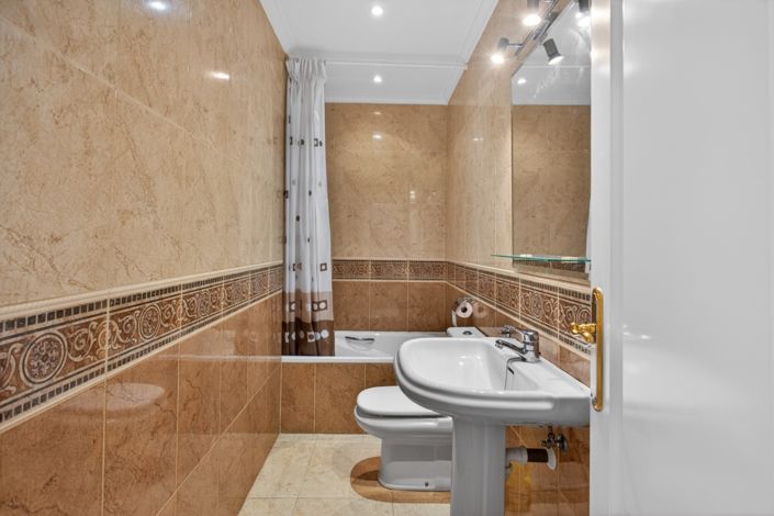 Image No.15-2 Bed Apartment for sale