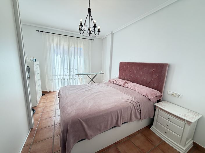 Image No.16-4 Bed Townhouse for sale