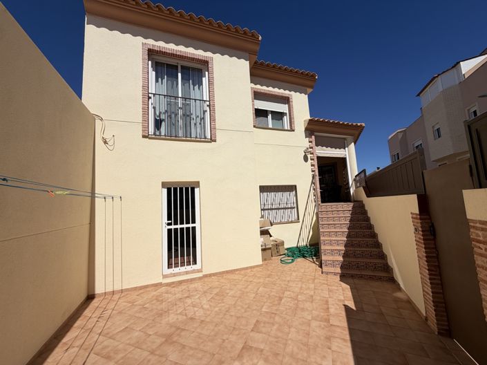 Image No.2-4 Bed Townhouse for sale