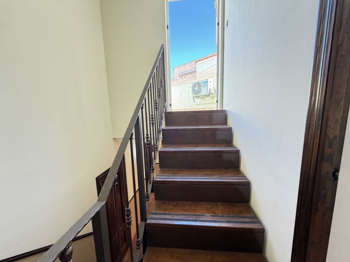 Image No.20-4 Bed Townhouse for sale