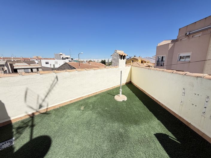 Image No.21-4 Bed Townhouse for sale