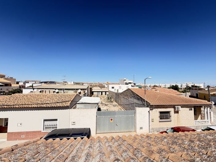 Image No.22-4 Bed Townhouse for sale