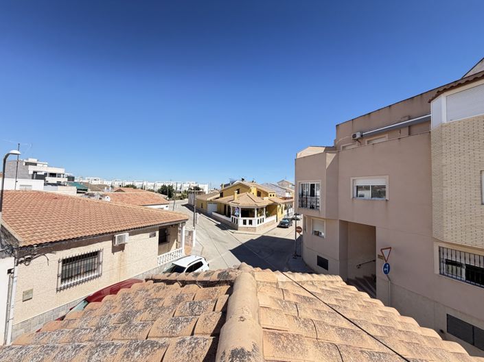 Image No.23-4 Bed Townhouse for sale