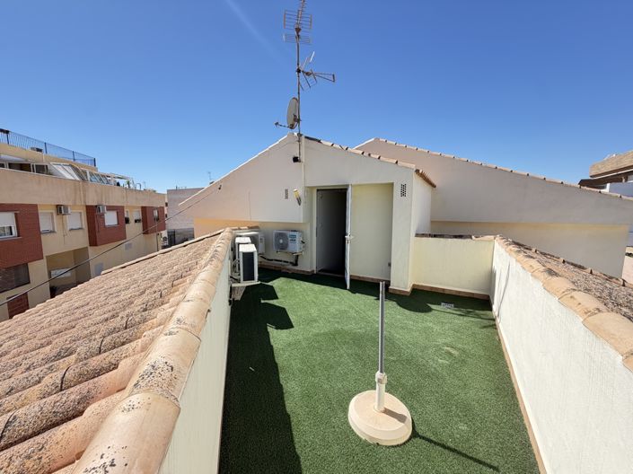 Image No.24-4 Bed Townhouse for sale