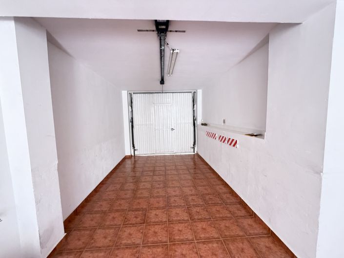Image No.27-4 Bed Townhouse for sale