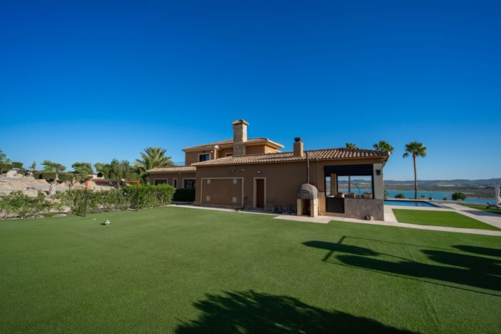 Image No.10-6 Bed Villa for sale
