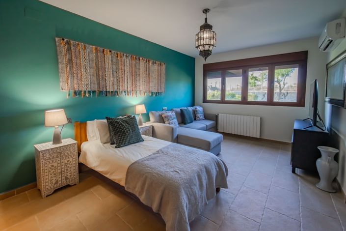 Image No.18-6 Bed Villa for sale