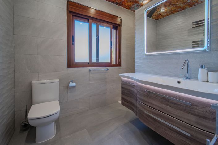 Image No.31-6 Bed Villa for sale