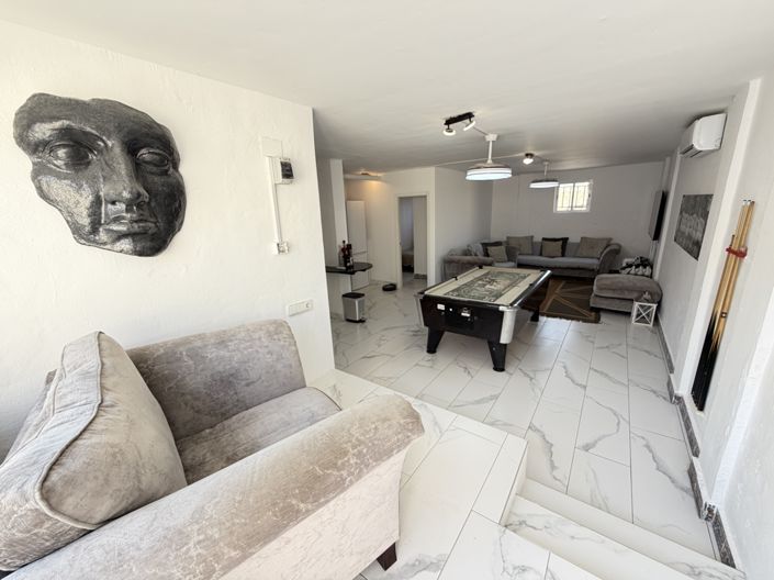 Image No.30-5 Bed Villa for sale
