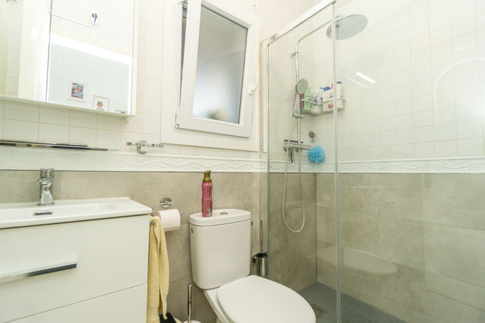 Image No.18-3 Bed Quad for sale