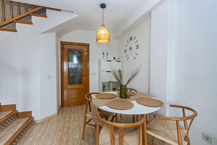 Image No.12-3 Bed Property for sale