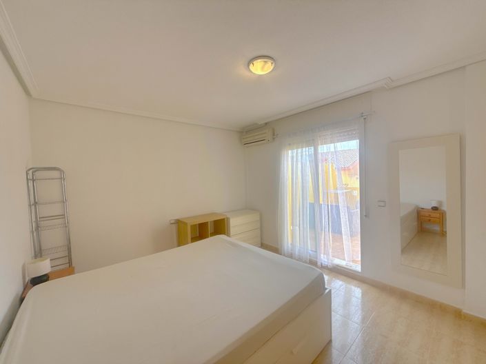 Image No.16-3 Bed Townhouse for sale