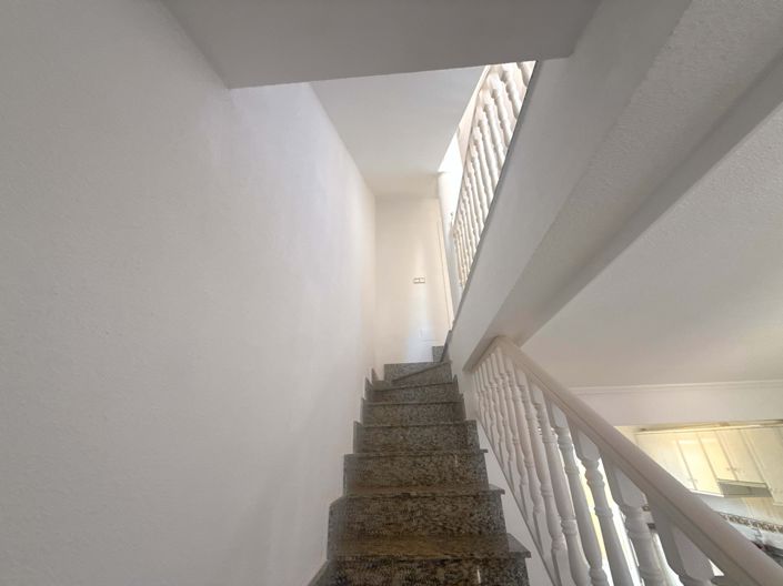 Image No.28-3 Bed Townhouse for sale